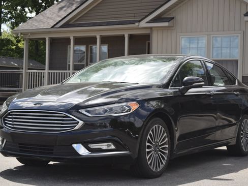 Used 2017 Ford Fusion SE w/ Fusion SE Technology Package AWD/4WD image 1