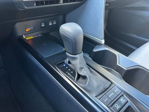 Certified 2025 Toyota Camry LE image 27