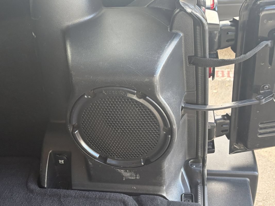 Used 2011 Jeep Wrangler Unlimited Rubicon w/ Connectivity Group AWD/4WD image 26