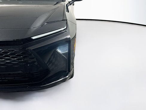 Used 2025 Toyota Crown Signia image 9