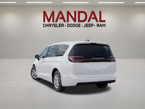 New 2027 Chrysler Pacifica Select FWD image 3