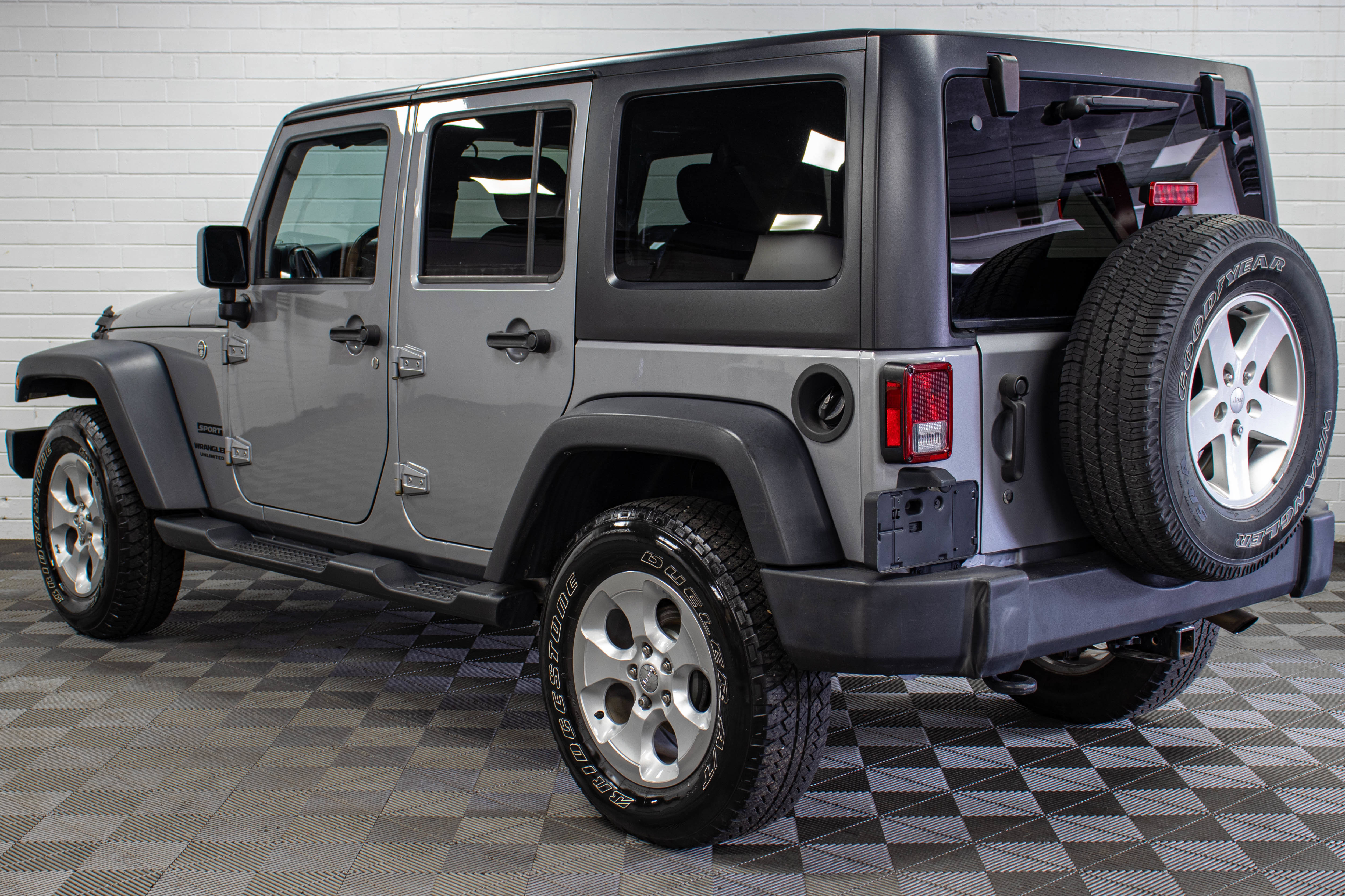 Used 2016 Jeep Wrangler Unlimited Sport w/ Quick Order Package 24S AWD/4WD image 5