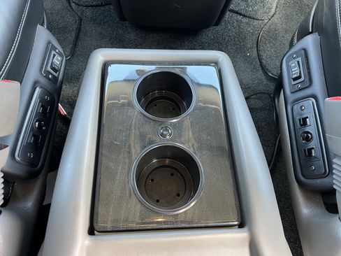 Used 2019 Chevrolet Express 2500 w/ Enhanced Convenience Package image 34