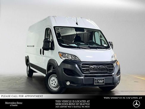 Used 2024 RAM ProMaster 2500 w/ Convenience Group FWD image 1
