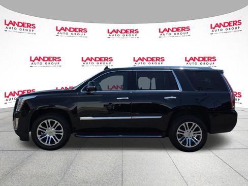 Used 2020 Cadillac Escalade 2WD image 6