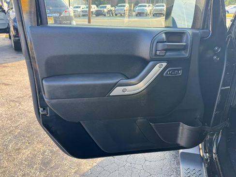 Used 2015 Jeep Wrangler Unlimited Sahara w/ Dual Top Group image 12