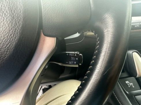 Used 2015 Lexus CT 200h w/ Seat Comfort Package image 22