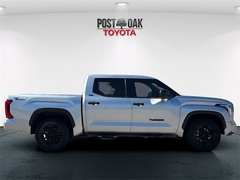 Used 2022 Toyota Tundra SR5 image 8