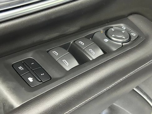 Used 2021 Chevrolet Tahoe Z71 AWD/4WD image 34