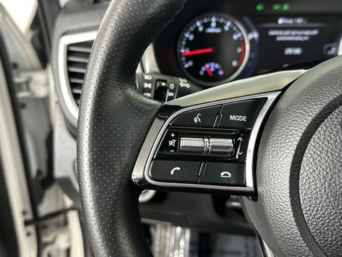 Certified 2023 Kia Seltos SX w/ SX Sunroof Package image 30