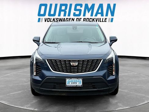 Used 2019 Cadillac XT4 Luxury w/ Cold Weather Package FWD image 8
