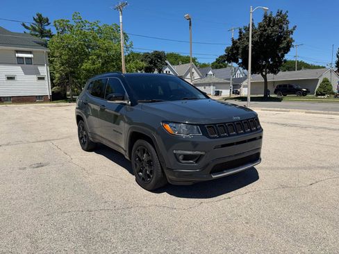 Used 2018 Jeep Compass Limited w/ Navigation Group AWD/4WD image 1