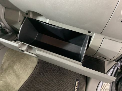 Used 2017 Nissan Frontier SV w/ SV Value Truck Package image 41