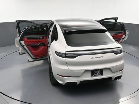 Certified 2023 Porsche Cayenne GTS AWD/4WD image 34