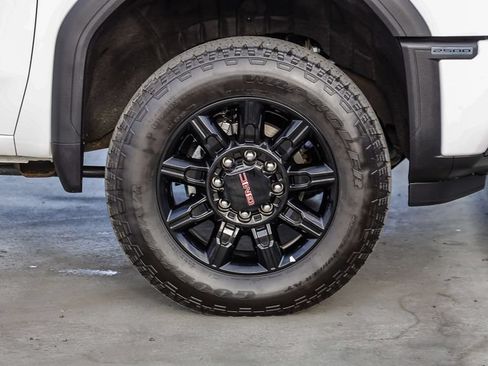 Used 2025 GMC Sierra 2500 AT4 AWD/4WD image 11