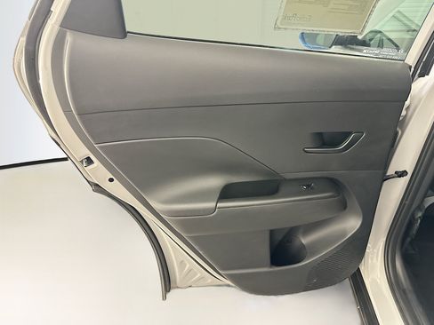 Used 2025 Hyundai Kona SEL AWD/4WD image 27