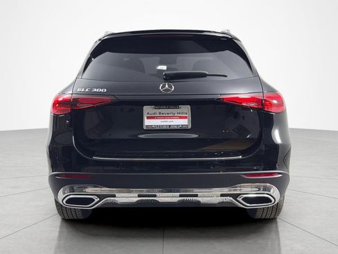 Used 2025 Mercedes-Benz GLC 300 image 4