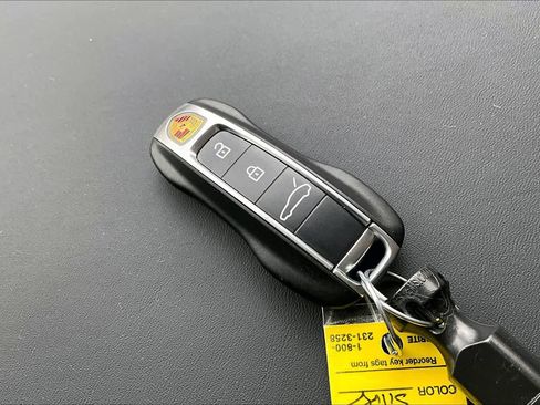 Used 2022 Porsche Panamera GTS image 14