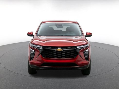 Used 2025 Chevrolet Trax LT w/ LT Convenience Package FWD image 2