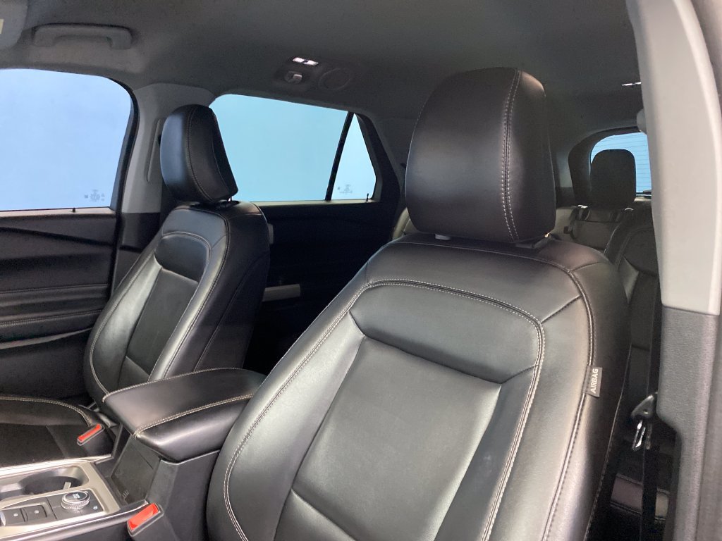 Used 2022 Ford Explorer XLT w/ Equipment Group 202A AWD/4WD image 8