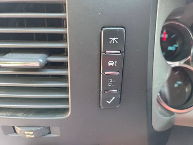 Used 2011 Chevrolet Silverado 1500 LT w/ All-Star Edition AWD/4WD image 23