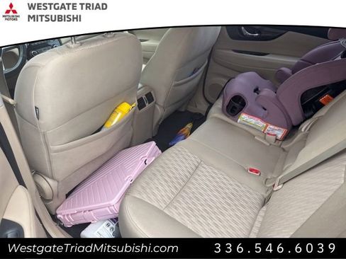 Used 2017 Nissan Rogue S image 6