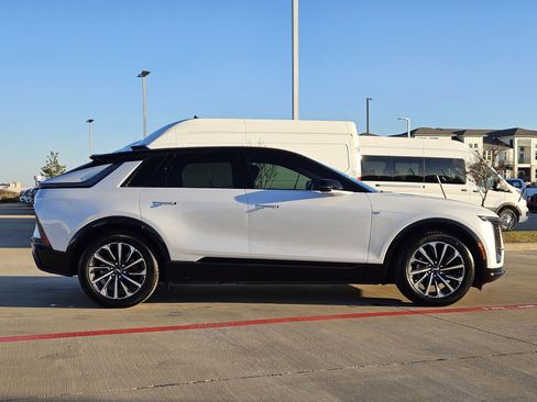 New 2025 Cadillac Lyriq Sport image 7