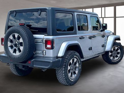 Used 2019 Jeep Wrangler Unlimited Sahara AWD/4WD image 6