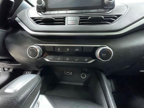 Used 2022 Nissan Altima 2.5 SV FWD image 16