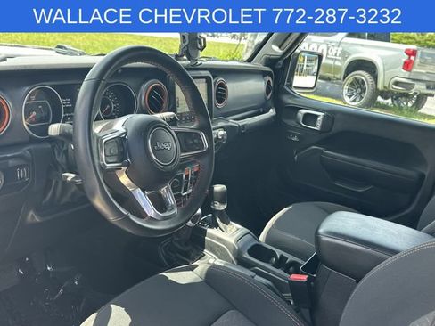 Used 2023 Jeep Gladiator Mojave AWD/4WD image 12