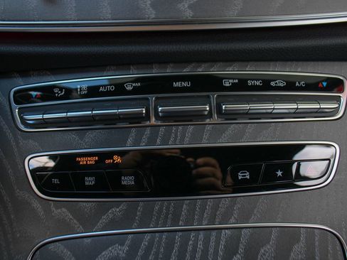 Used 2022 Mercedes-Benz E 350 Sedan w/ AMG Line Exterior image 39