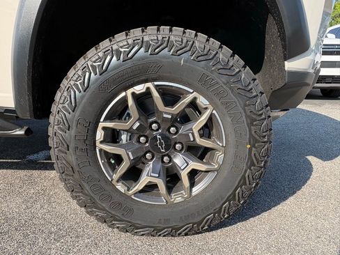 New 2026 Chevrolet Colorado ZR2 AWD/4WD image 10