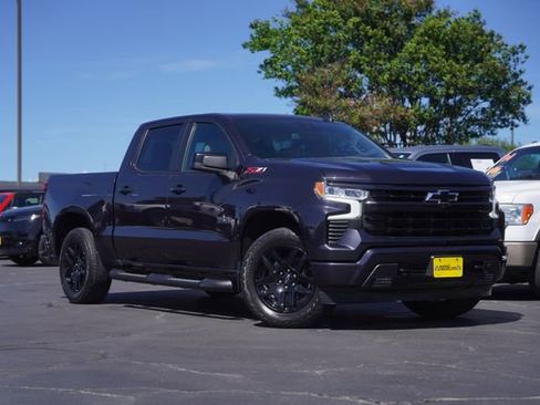 Used 2023 Chevrolet Silverado 1500 RST w/ Convenience Package II image 2
