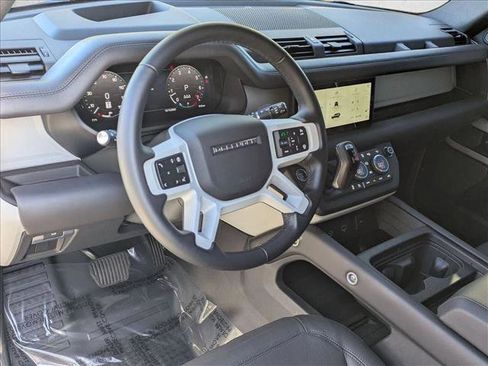 Used 2024 Land Rover Defender 110 S image 10