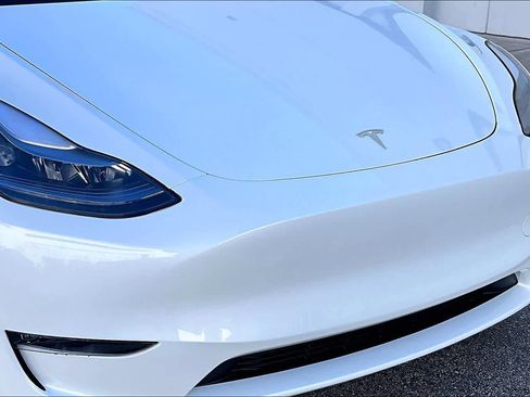 Used 2024 Tesla Model Y Performance image 28