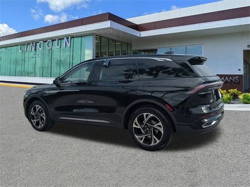 New 2026 Lincoln Nautilus Premier image 6