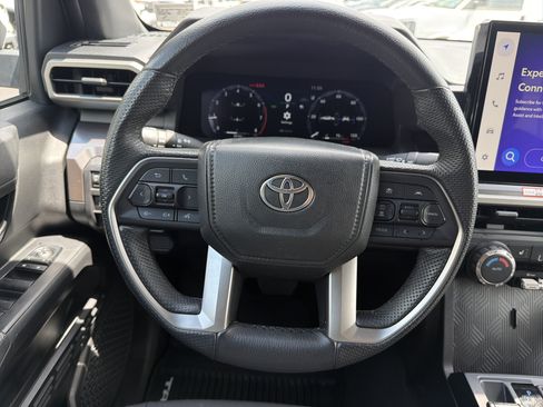 Used 2024 Toyota Tacoma TRD Off-Road AWD/4WD image 18