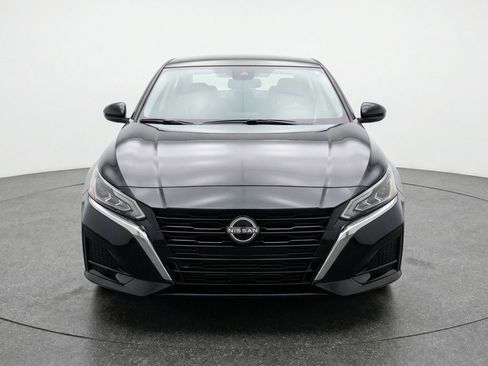 Used 2025 Nissan Altima 2.5 SV FWD image 2