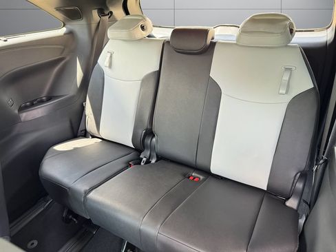 Used 2026 Toyota Sienna XSE AWD/4WD image 14