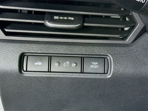 Certified 2021 Nissan Altima 2.5 SV image 18