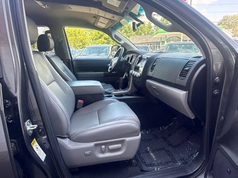 Used 2013 Toyota Tundra Limited w/ Memory Pkg AWD/4WD image 16