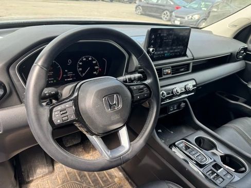Used 2023 Honda Pilot Touring image 15