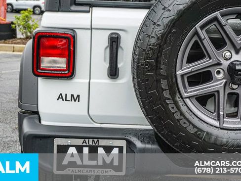 Used 2025 Jeep Wrangler Unlimited Sport AWD/4WD image 16
