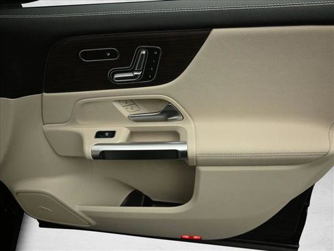 Certified 2026 Mercedes-Benz GLB 250 4MATIC image 29
