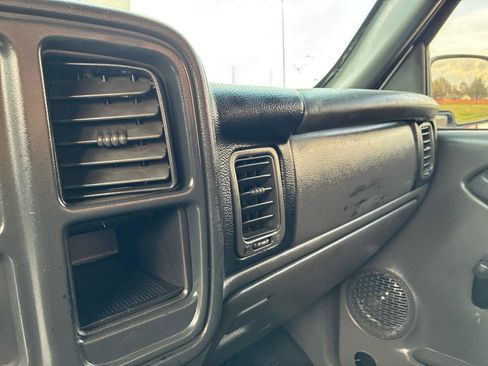 Used 2006 Chevrolet Silverado 1500 W/T image 20