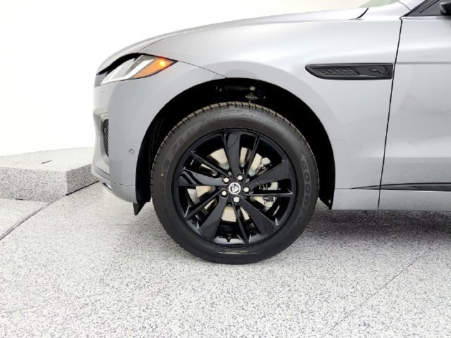 Certified 2026 Jaguar F-PACE R-Dynamic S AWD/4WD image 17