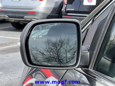 Certified 2024 Ford Edge Titanium image 33