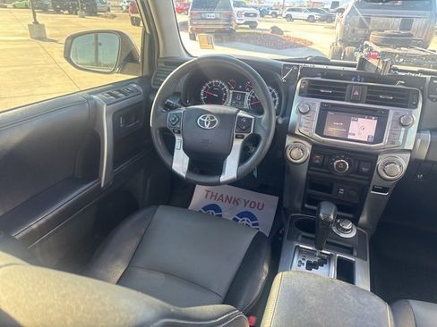 Used 2017 Toyota 4Runner SR5 Premium image 17