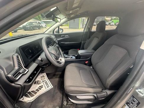 Used 2024 Kia Sportage LX AWD/4WD image 10
