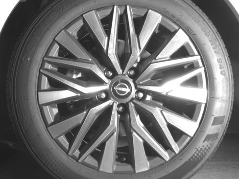 Used 2025 Nissan Altima 2.5 SV FWD image 12